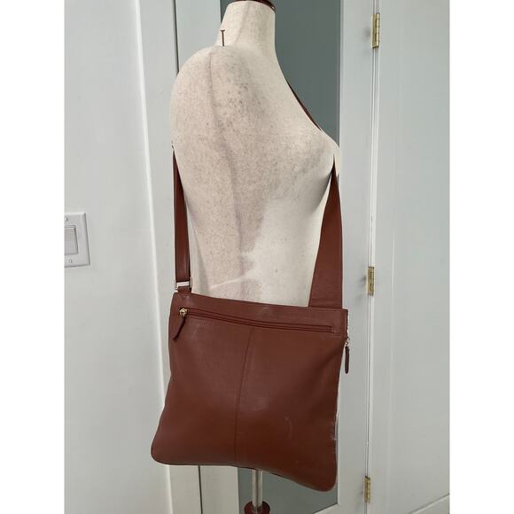 Radley London Brown medium zip-top leather crossbody bag - Picture 5 of 16